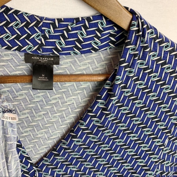 Ann Taylor Crossover Twist Effect Blue White Top - Picture 4 of 8